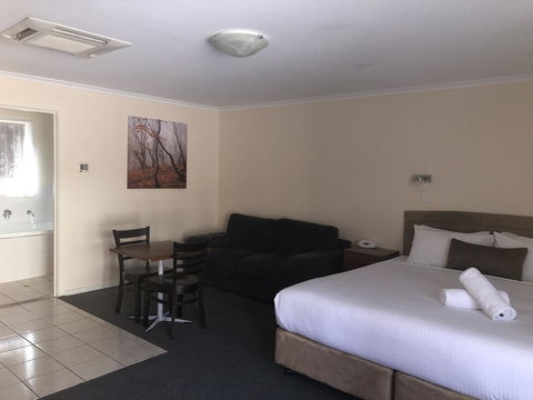Clare Central - Accommodation Bookings 4