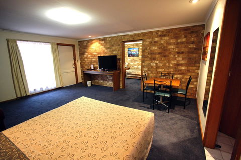 Clare Central - Accommodation Bookings 15