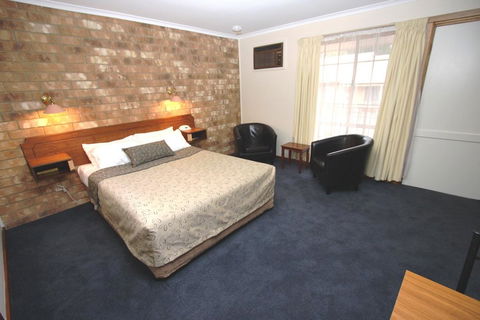 Clare Central - Accommodation Bookings 41