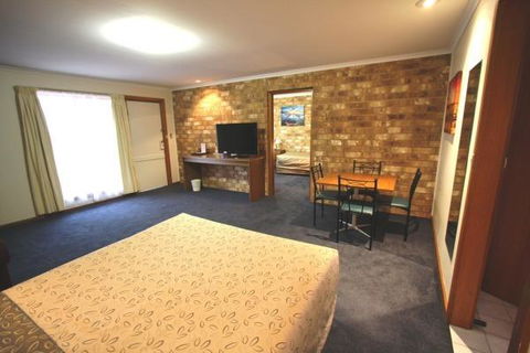 Clare Central - Accommodation Bookings 13