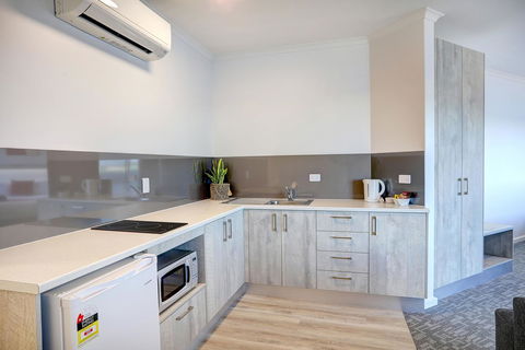 Limani Motel - Accommodation Bookings 13