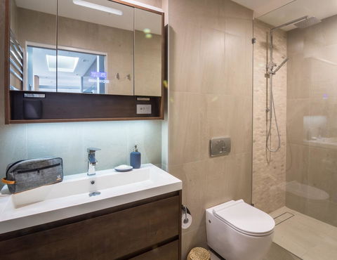 Penthouse On The Promenade - Accommodation Bookings 11