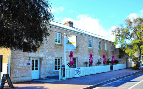 Caledonian Inn - Accommodation Bookings 1