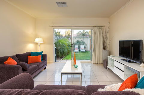 Adelaide Luxury Beach House - Accommodation Bookings 32