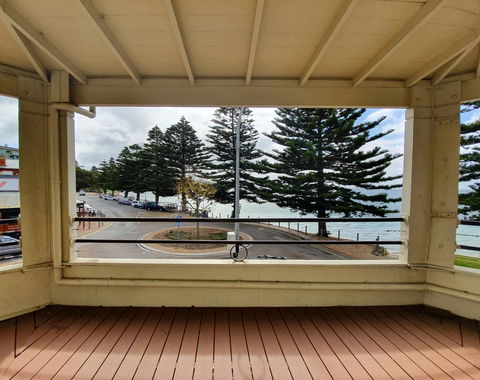 Pier Hotel Port Lincoln - Accommodation Bookings 13