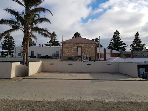 Pier Hotel Port Lincoln - Accommodation Bookings 31