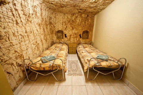 Radeka Downunder Underground Motel - Accommodation Bookings 7