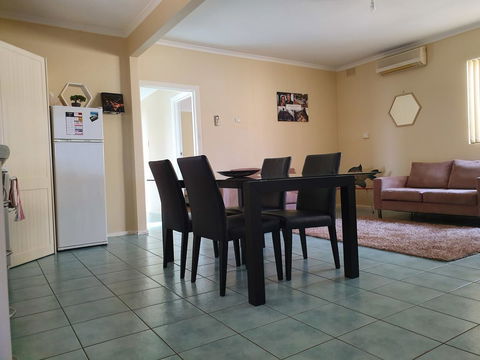 Super Central Location - Accommodation Bookings 6