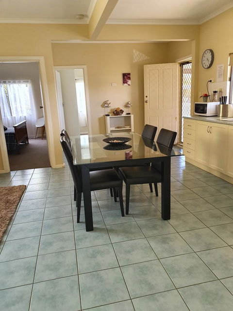 Super Central Location - Accommodation Bookings 0
