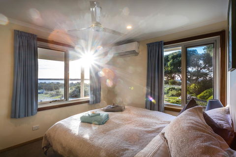 Southern Ocean Lookout - Accommodation Bookings 4