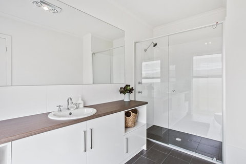 Sea View At Silver Sands - C21 SouthCoast Holidays - Accommodation Bookings 12