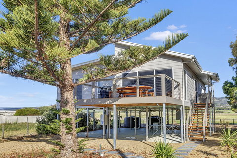 Sea View At Silver Sands - C21 SouthCoast Holidays - Accommodation Bookings 0