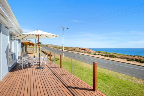 Salomon Sea Haus - Sellicks Beach - C21 SouthCoast Holidays - Accommodation Bookings 0