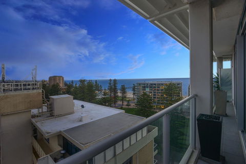 Glenelg Skyline Penthouse - Accommodation Bookings 5