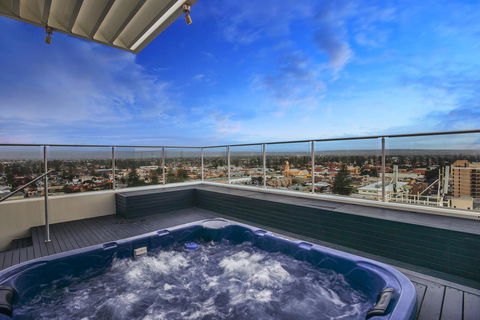 Glenelg Skyline Penthouse - Accommodation Bookings 0