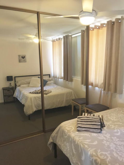 Lakeside - Accommodation Bookings 7