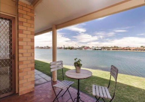 Lakeside - Accommodation Bookings 1