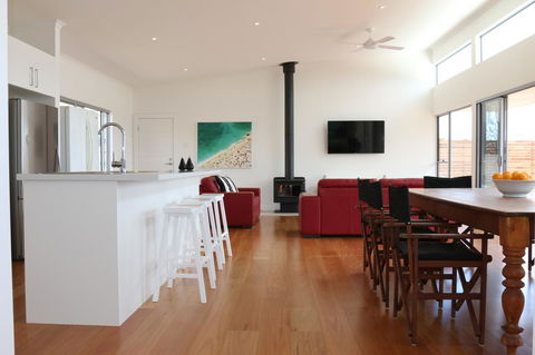 Middle River Beach House - East & West House - Accommodation Bookings 21