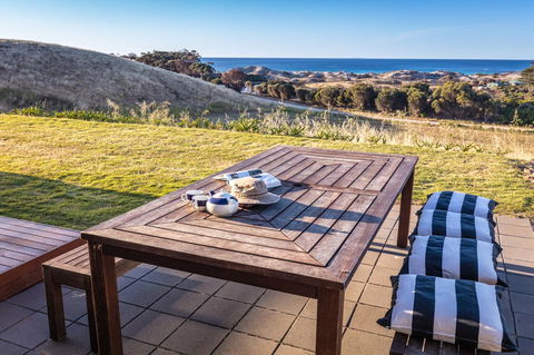 Middle River Beach House - East & West House - Accommodation Bookings 1