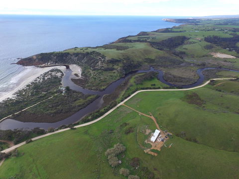 Middle River Beach House - East & West House - Accommodation Bookings 4