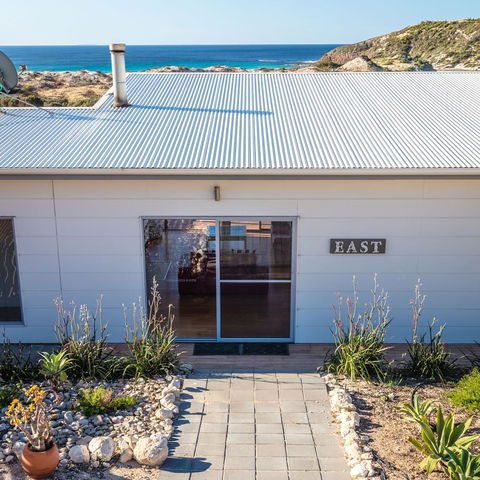 Middle River Beach House - East & West House - Accommodation Bookings 2