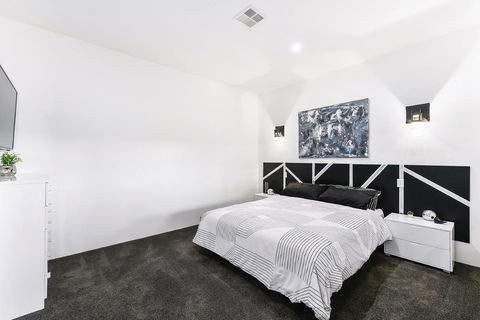 KENNEDY EXECUTIVE TOWNHOUSE - Accommodation Bookings 2