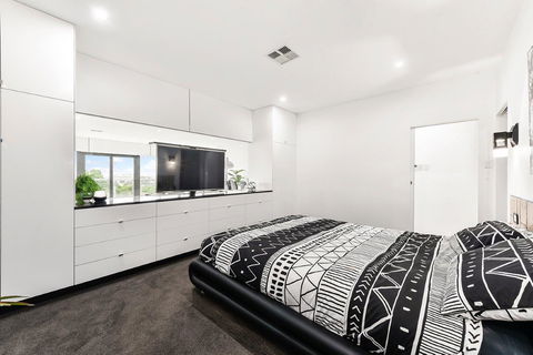 KENNEDY EXECUTIVE TOWNHOUSE - Accommodation Bookings 20