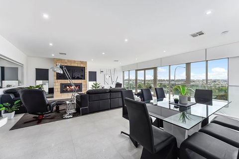 KENNEDY EXECUTIVE TOWNHOUSE - Accommodation Bookings 3