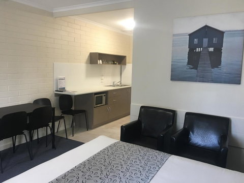 Victor Harbor City Inn - Accommodation Bookings 12