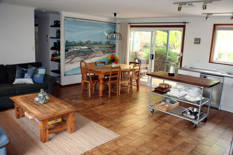 A2@Port Willy - Accommodation Bookings 0
