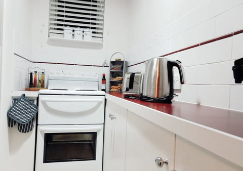 Court House - Studio - Accommodation Bookings 2