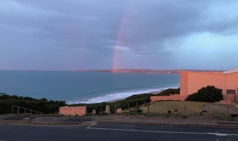 Southern Sands\' Beachfront Apartment - Accommodation Bookings 18