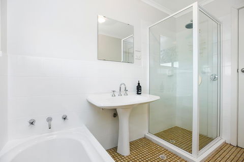 Red Door - Accommodation Bookings 6