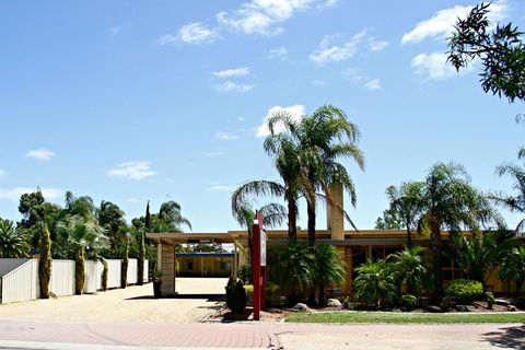 Renmark Motor Inn - Accommodation Bookings 12