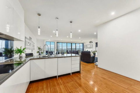 BENGALEE EXECUTIVE TOWNHOUSE- MODERN & STYLISH - Accommodation Bookings 7