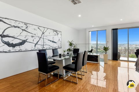 BENGALEE EXECUTIVE TOWNHOUSE- MODERN & STYLISH - Accommodation Bookings 13