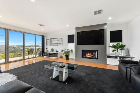 BENGALEE EXECUTIVE TOWNHOUSE- MODERN & STYLISH - Accommodation Bookings 5