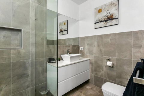 BENGALEE EXECUTIVE TOWNHOUSE- MODERN & STYLISH - Accommodation Bookings 14