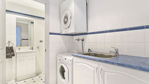 Salt Waterfront Apartment - Accommodation Bookings 2