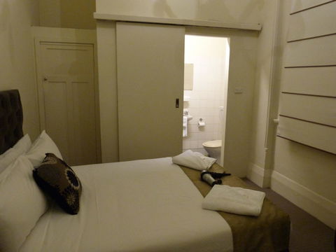 Ambassadors Hotel - Accommodation Bookings 11