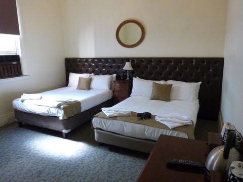 Ambassadors Hotel - Accommodation Bookings 13