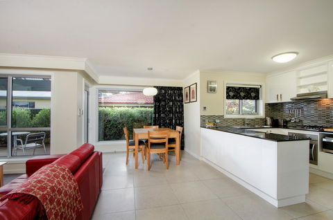 City One Apartment - Accommodation Bookings 1
