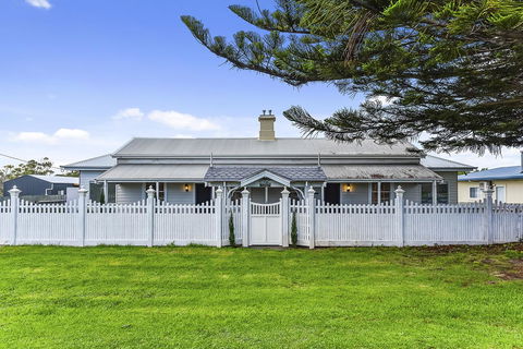 Railway Cottage In Beachport - Accommodation Bookings 4