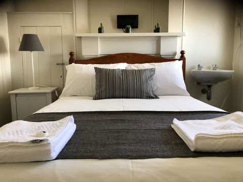 Cornwall Hotel - Accommodation Bookings 0