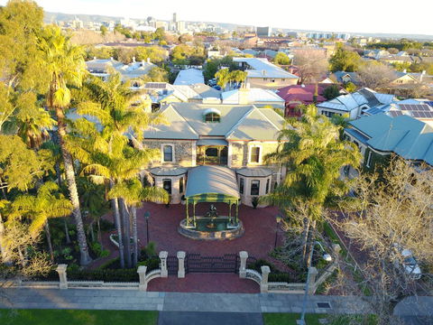 Grand Bluestone Mansion - Accommodation Bookings 1