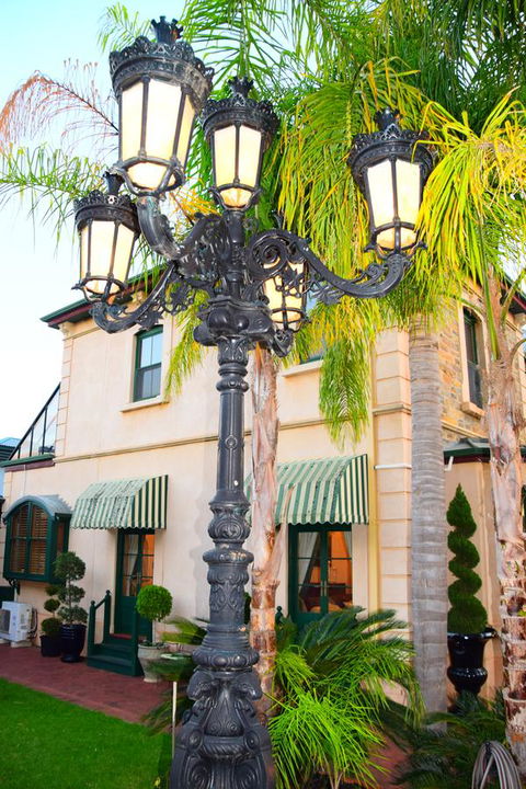 Grand Bluestone Mansion - Accommodation Bookings 24
