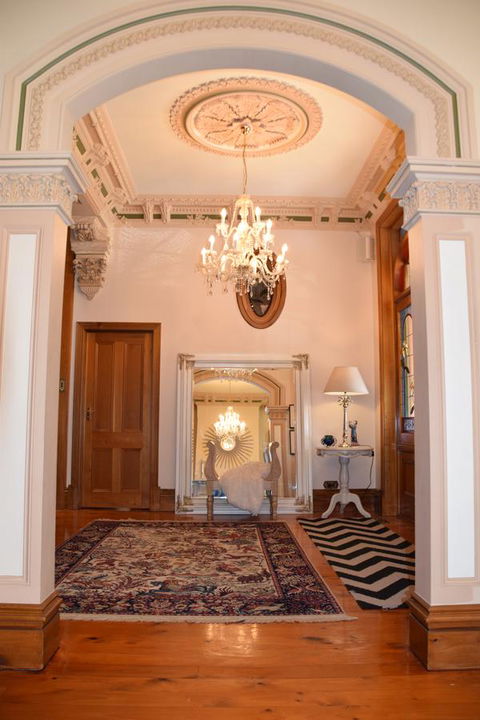 Grand Bluestone Mansion - Accommodation Bookings 10