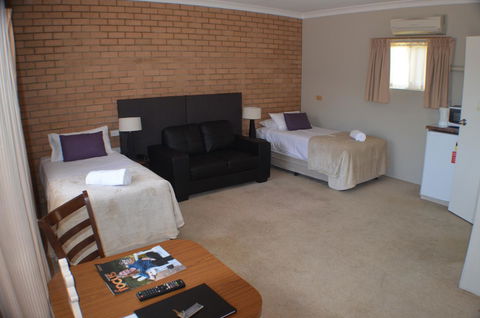 Deer Park Motor Inn Armidale - Accommodation Bookings 11