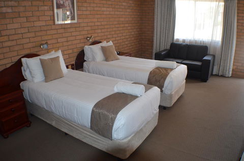 Deer Park Motor Inn Armidale - Accommodation Bookings 4