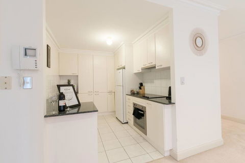 One Bedroom In Adelaideâ€™s East End FREE WIFI*Netflix*Parking - Accommodation Bookings 12